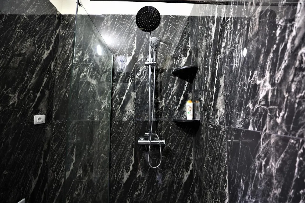 Stylish 1-Bedroom In Tirana #2 アパート
